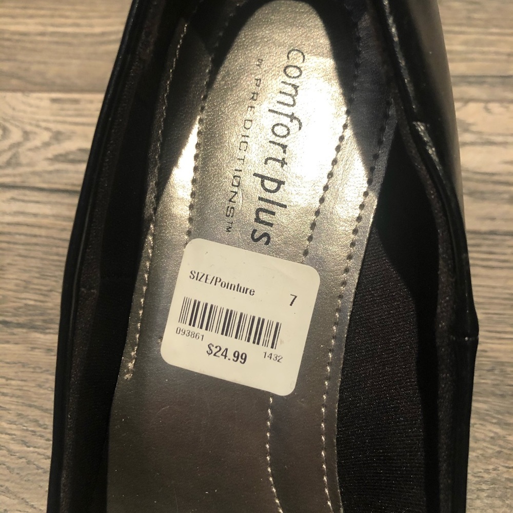 Heels - Picture 3 of 3